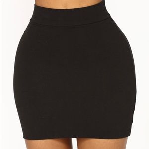 FashionNova Black Stretchy Mini Skirt